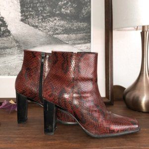 ✨Mini ✨style is very popular among ladies